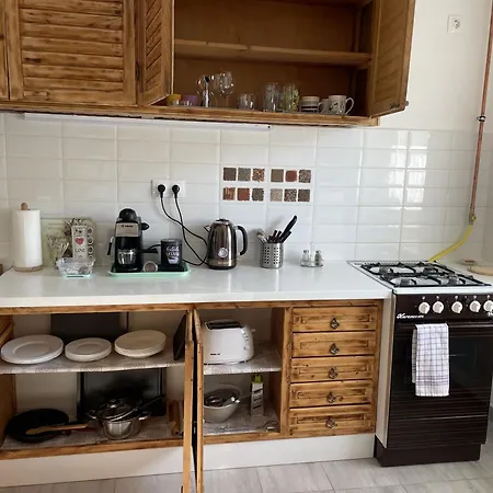 Feszek Apartmanhaz *