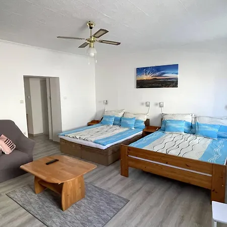 Feszek Apartmanhaz Διαμέρισμα