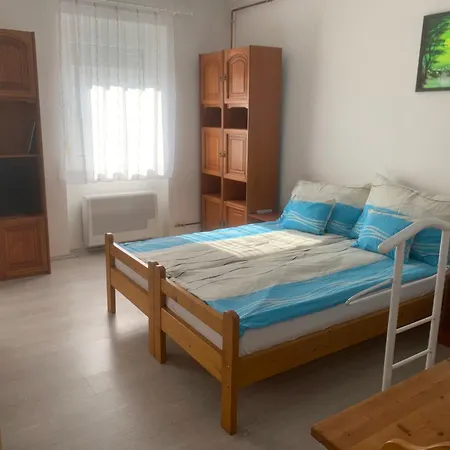 Feszek Apartmanhaz Lejlighed