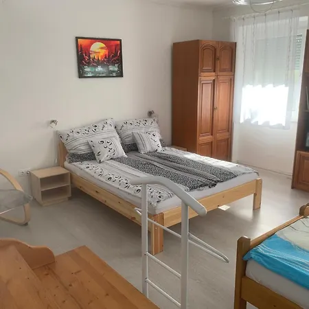 Fészek Apartamento *