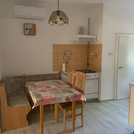 Feszek Apartmanhaz