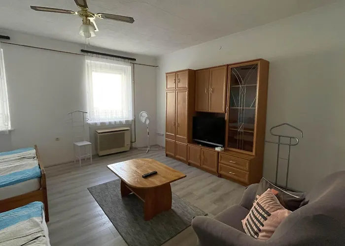 Feszek Apartmanhaz Apartamento *