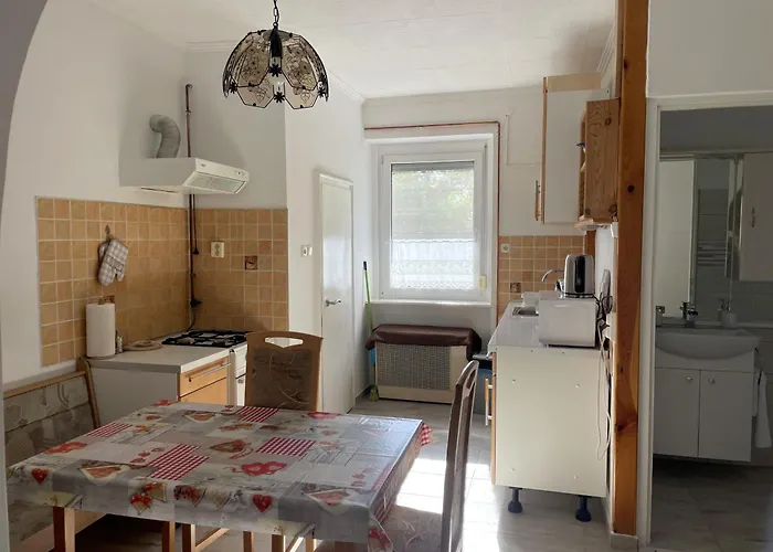 Feszek Apartmanhaz