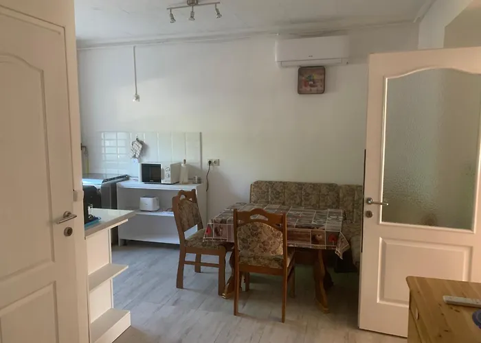 Feszek Apartmanhaz * Tapolca